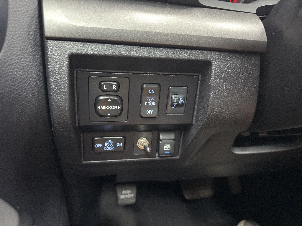 2015 Toyota Tundra - $31,995