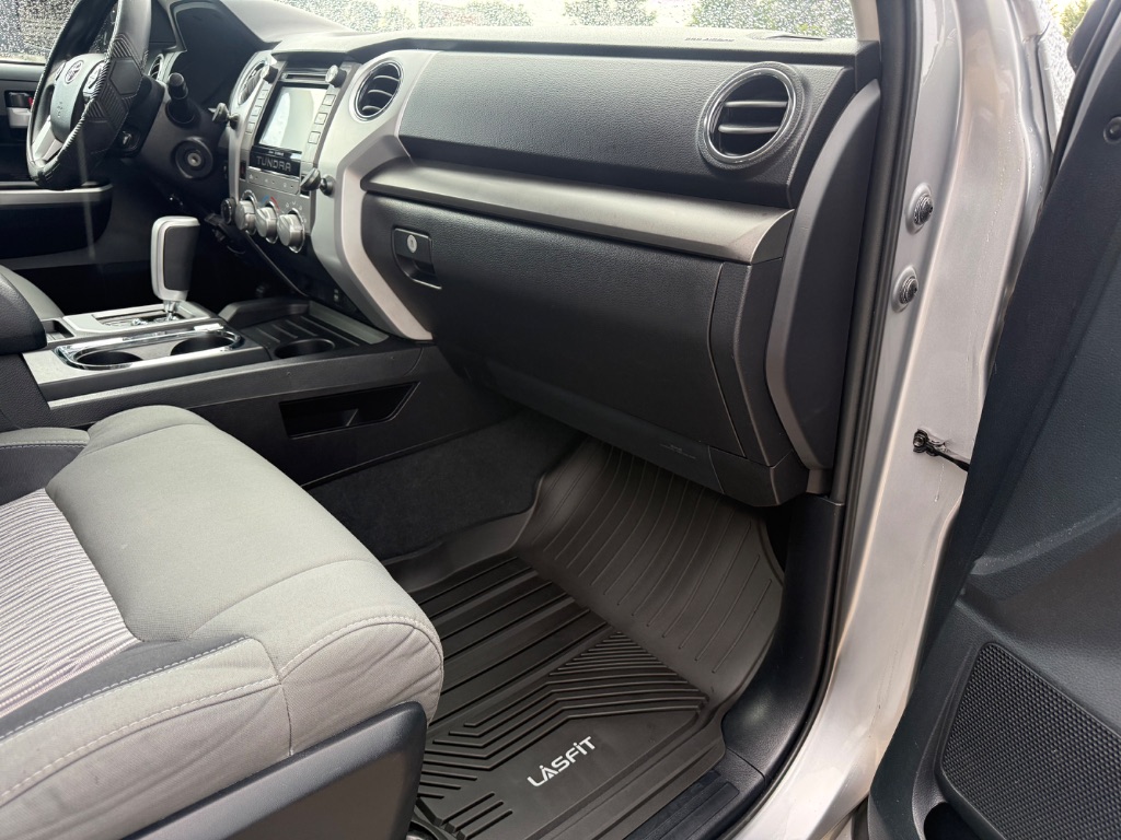 2015 Toyota Tundra - $31,995