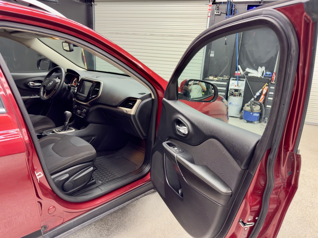 2016 Jeep Cherokee - $9,995