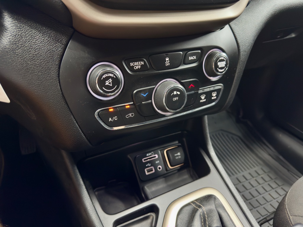 2016 Jeep Cherokee - $9,995