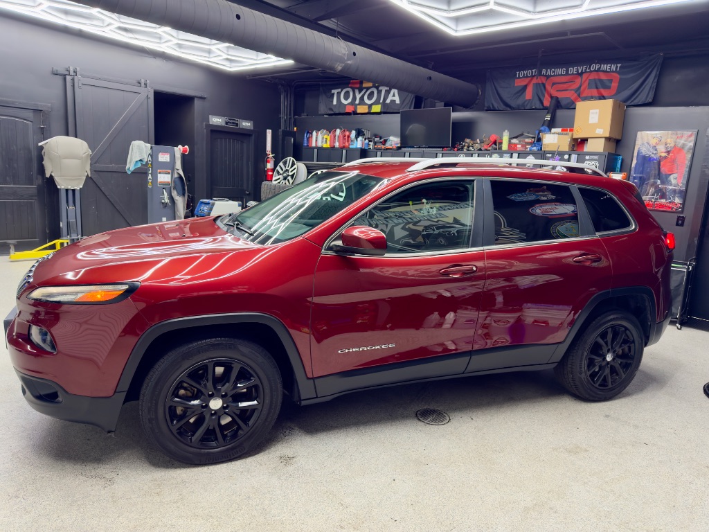 2016 Jeep Cherokee - $9,995