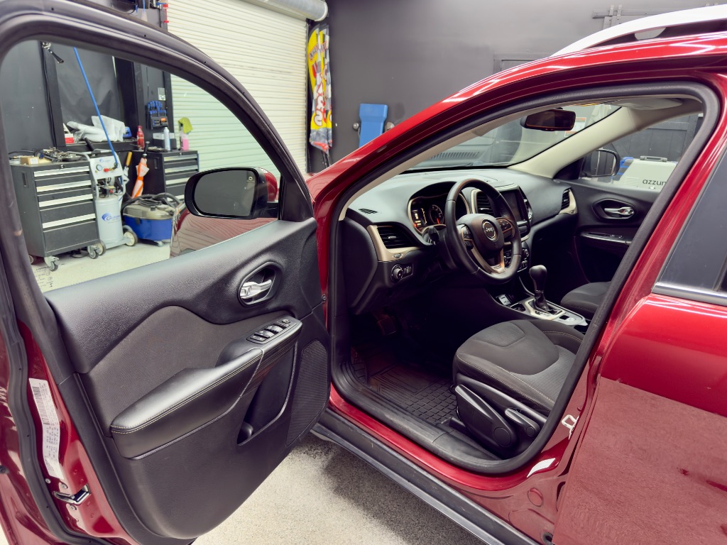 2016 Jeep Cherokee - $9,995