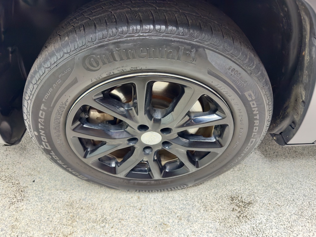 2016 Jeep Cherokee - $9,995