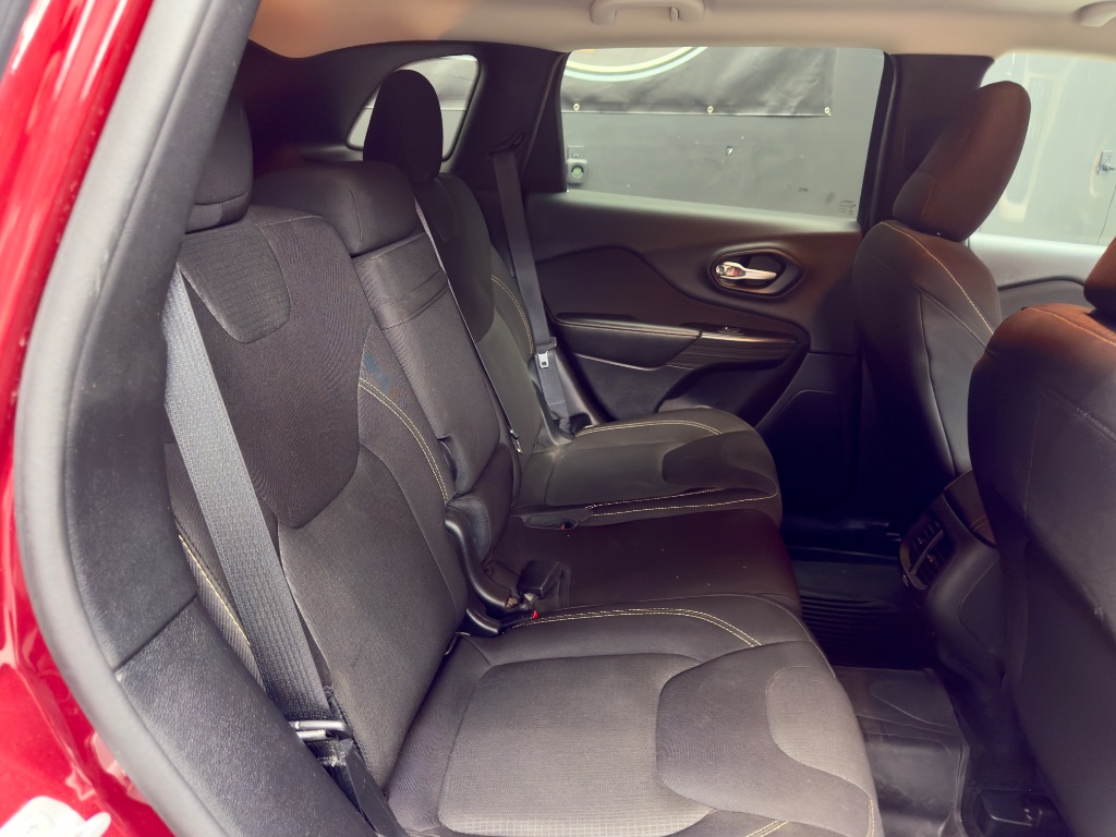 2016 Jeep Cherokee - $9,995