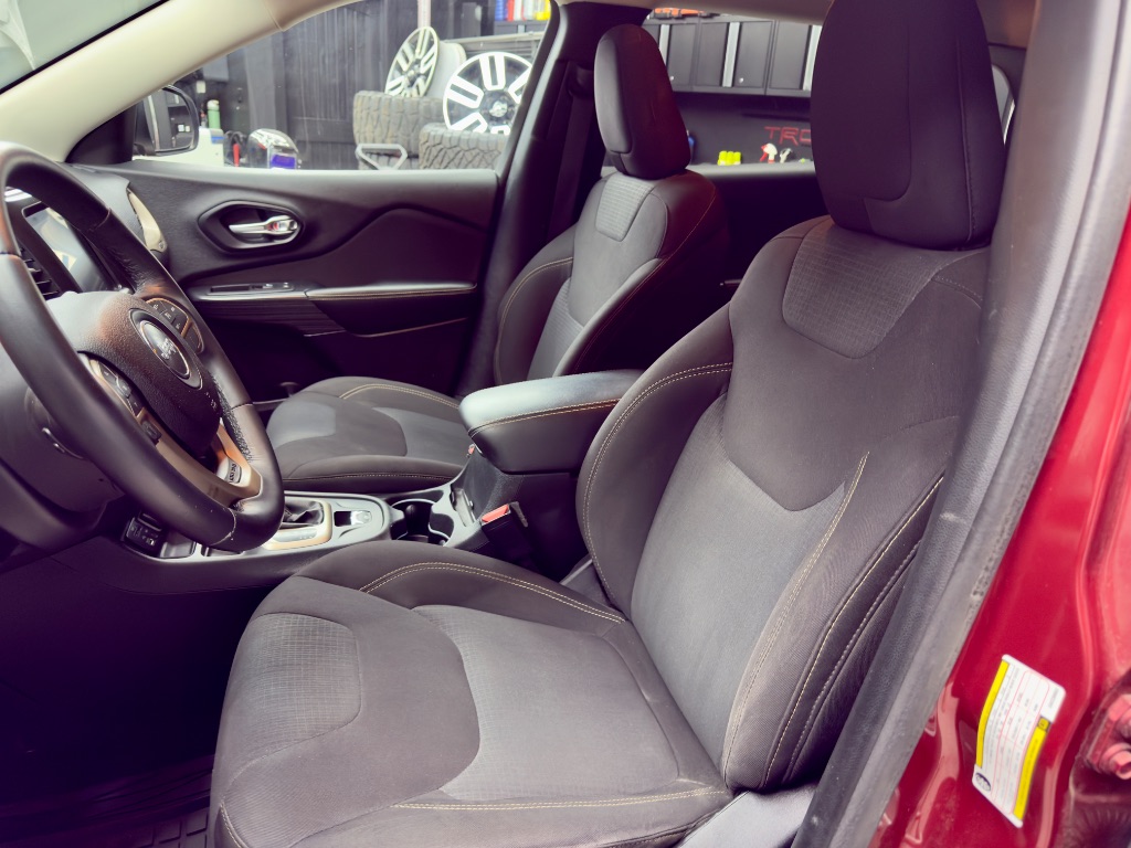 2016 Jeep Cherokee - $9,995