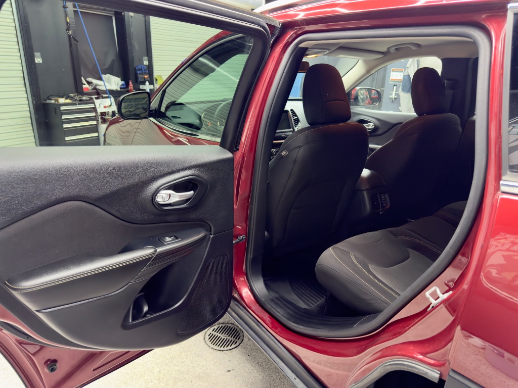 2016 Jeep Cherokee - $9,995