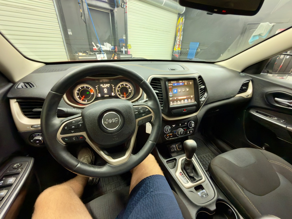 2016 Jeep Cherokee - $9,995