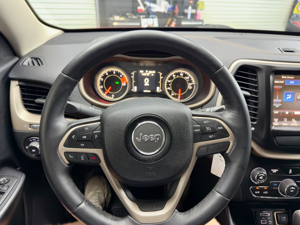 2016 Jeep Cherokee - $9,995
