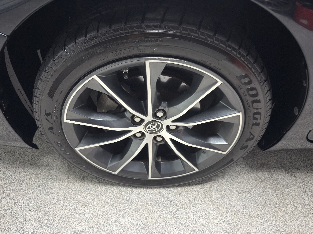 2016 Toyota Camry - $8,995
