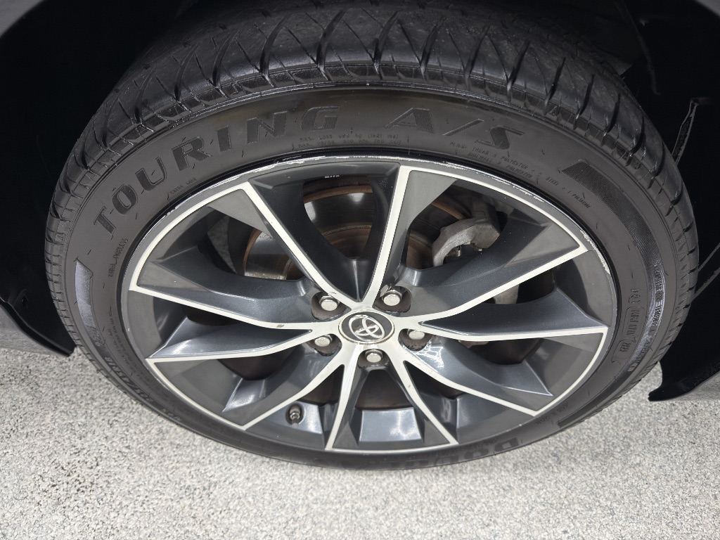 2016 Toyota Camry - $8,995