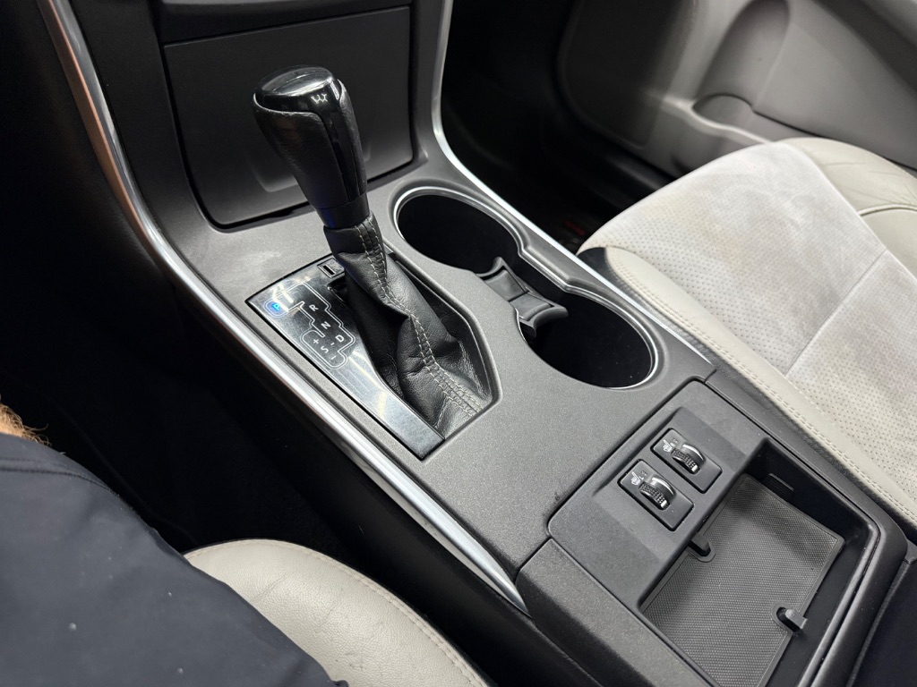 2016 Toyota Camry - $8,995