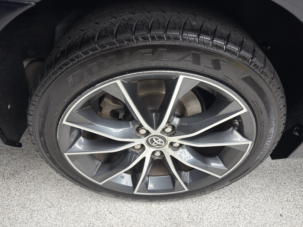 2016 Toyota Camry - $8,995