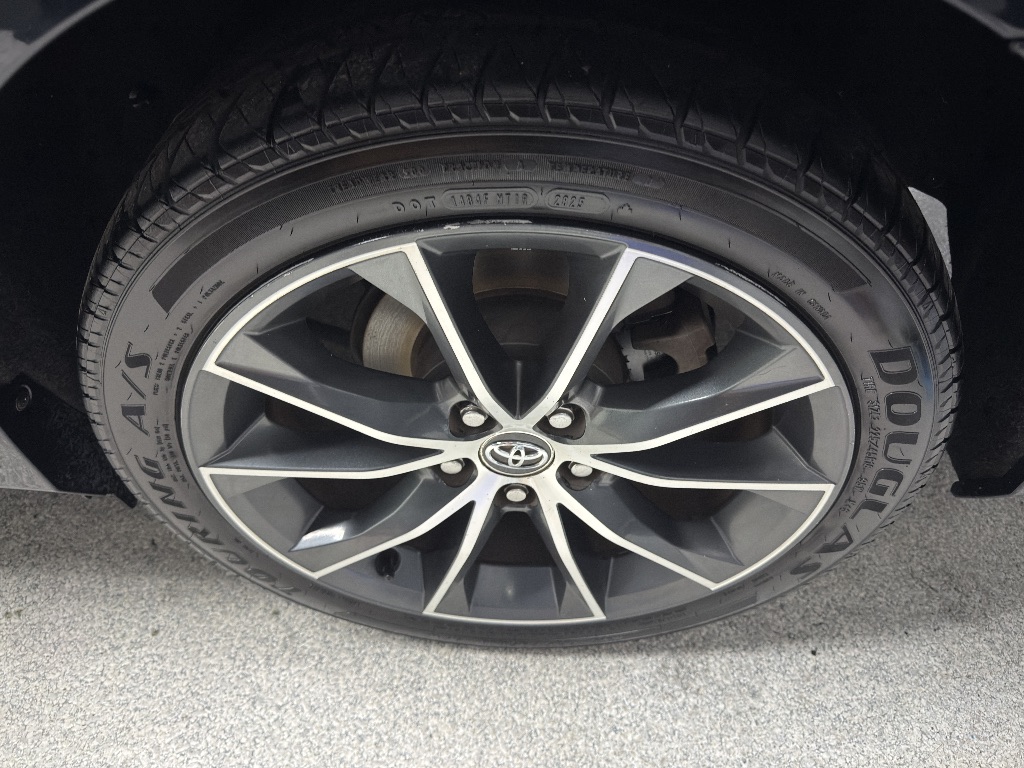 2016 Toyota Camry - $8,995