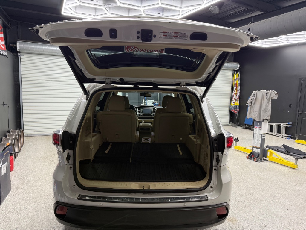 2015 Toyota Highlander - $12,995