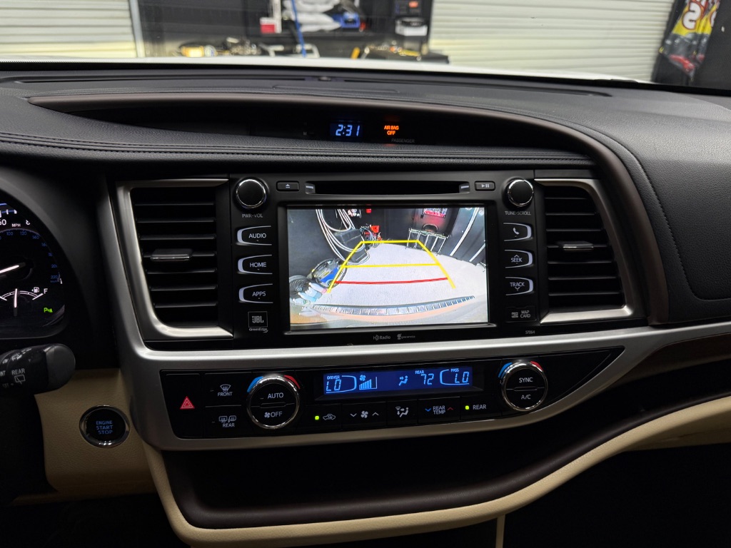 2015 Toyota Highlander - $12,995
