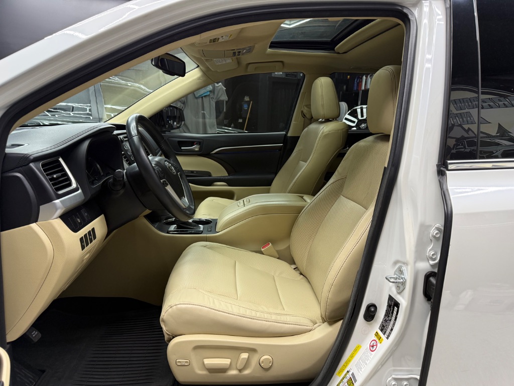 2015 Toyota Highlander - $12,995