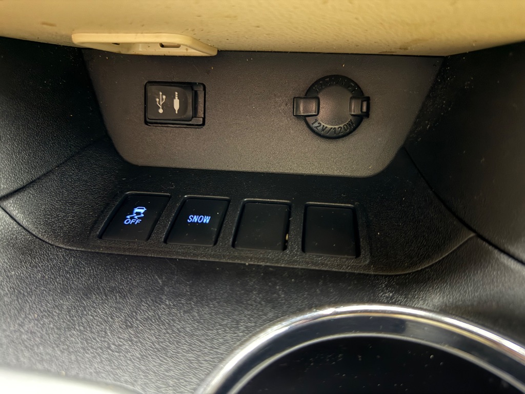 2015 Toyota Highlander - $12,995