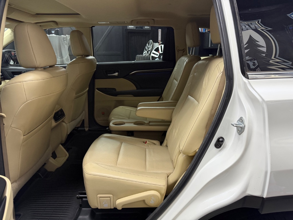 2015 Toyota Highlander - $12,995
