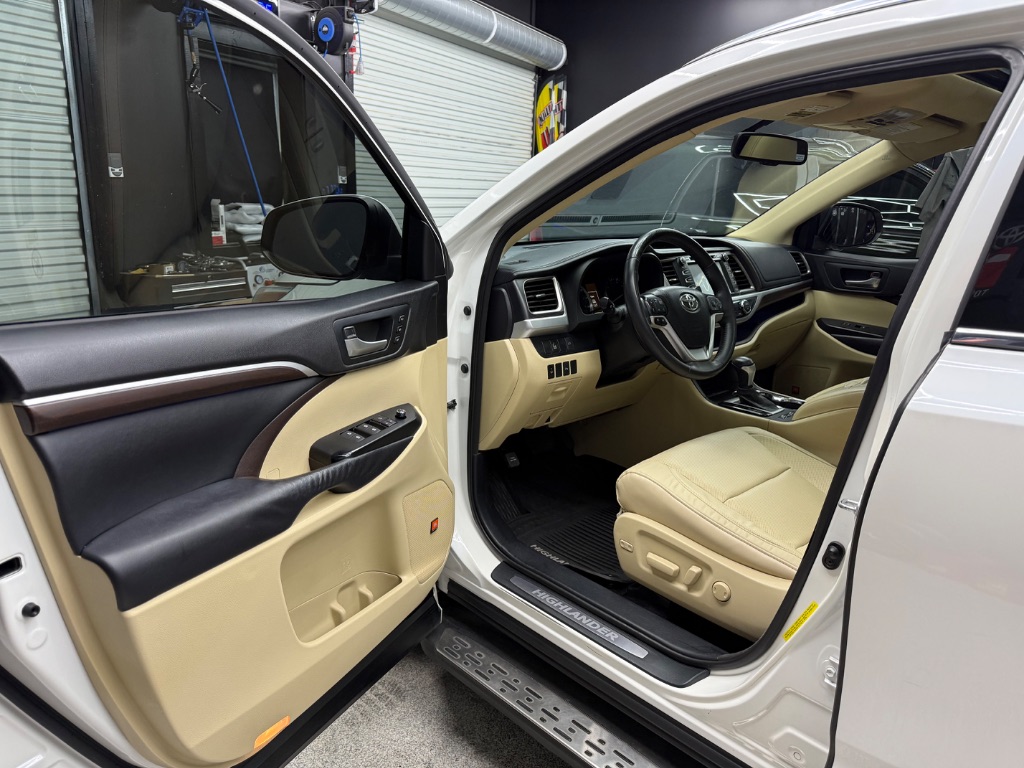 2015 Toyota Highlander - $12,995