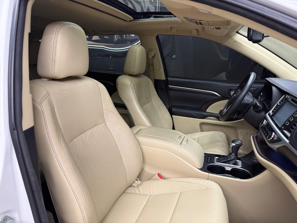 2015 Toyota Highlander - $12,995