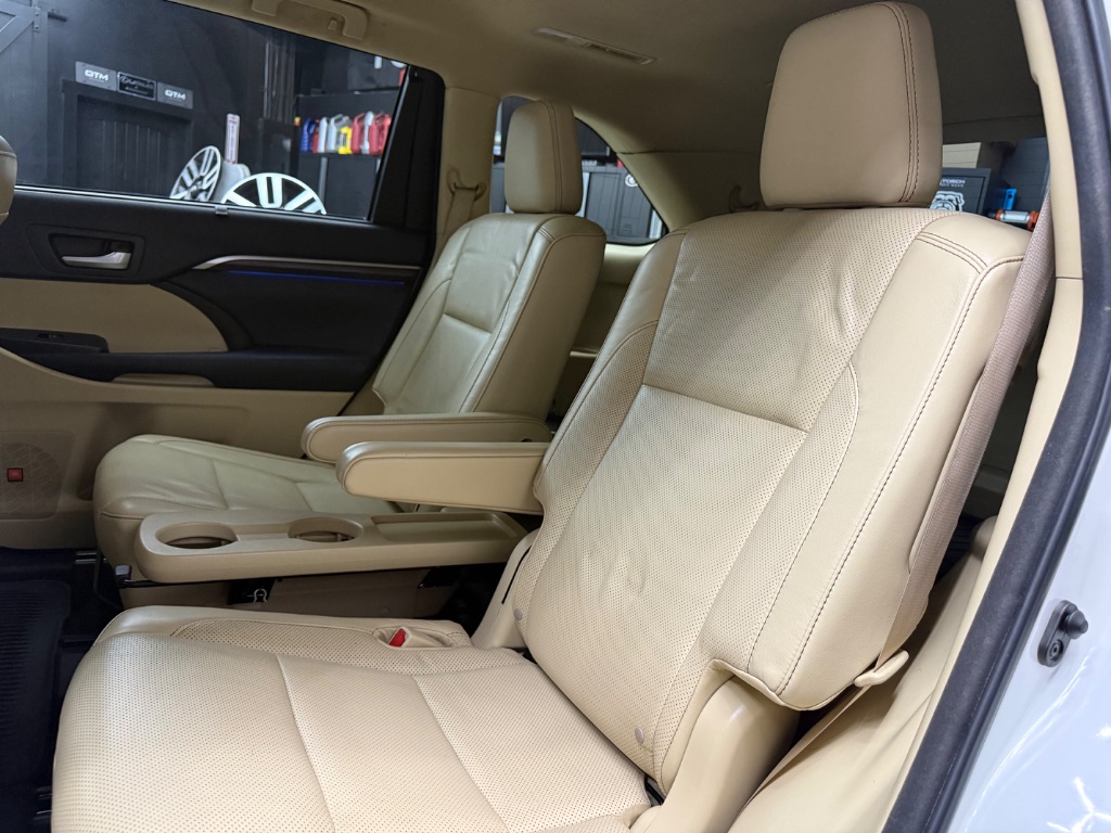 2015 Toyota Highlander - $12,995