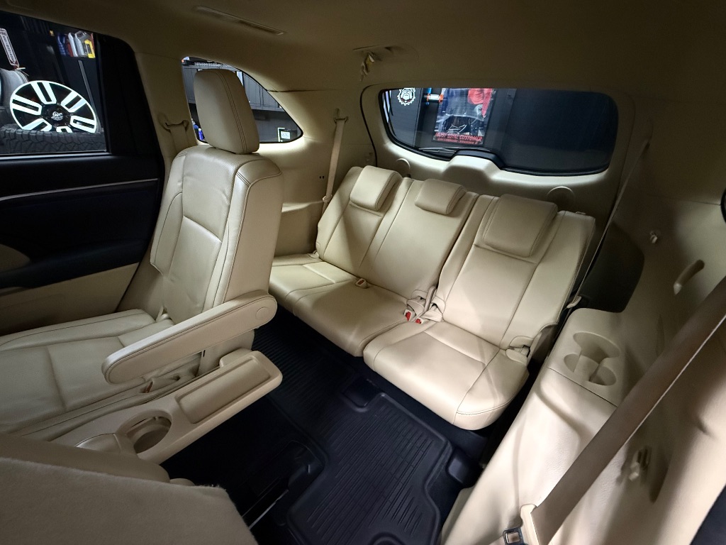 2015 Toyota Highlander - $12,995