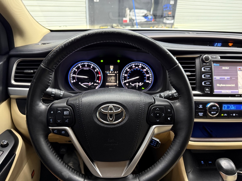 2015 Toyota Highlander - $12,995