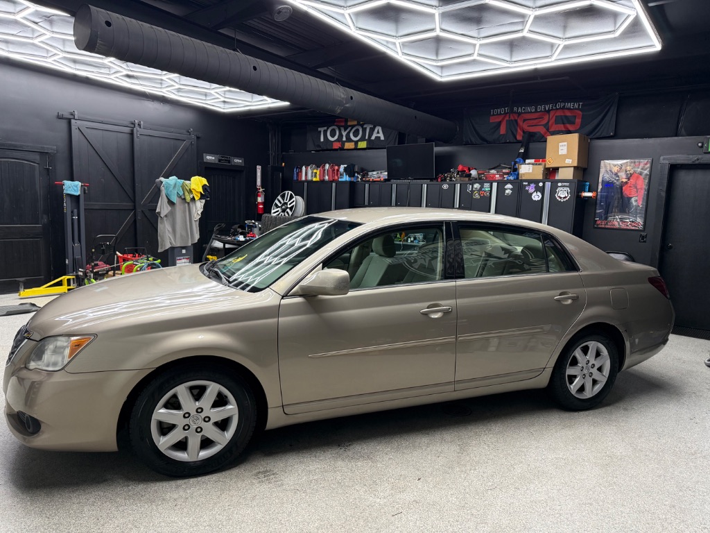 2008 Toyota Avalon - $9,995