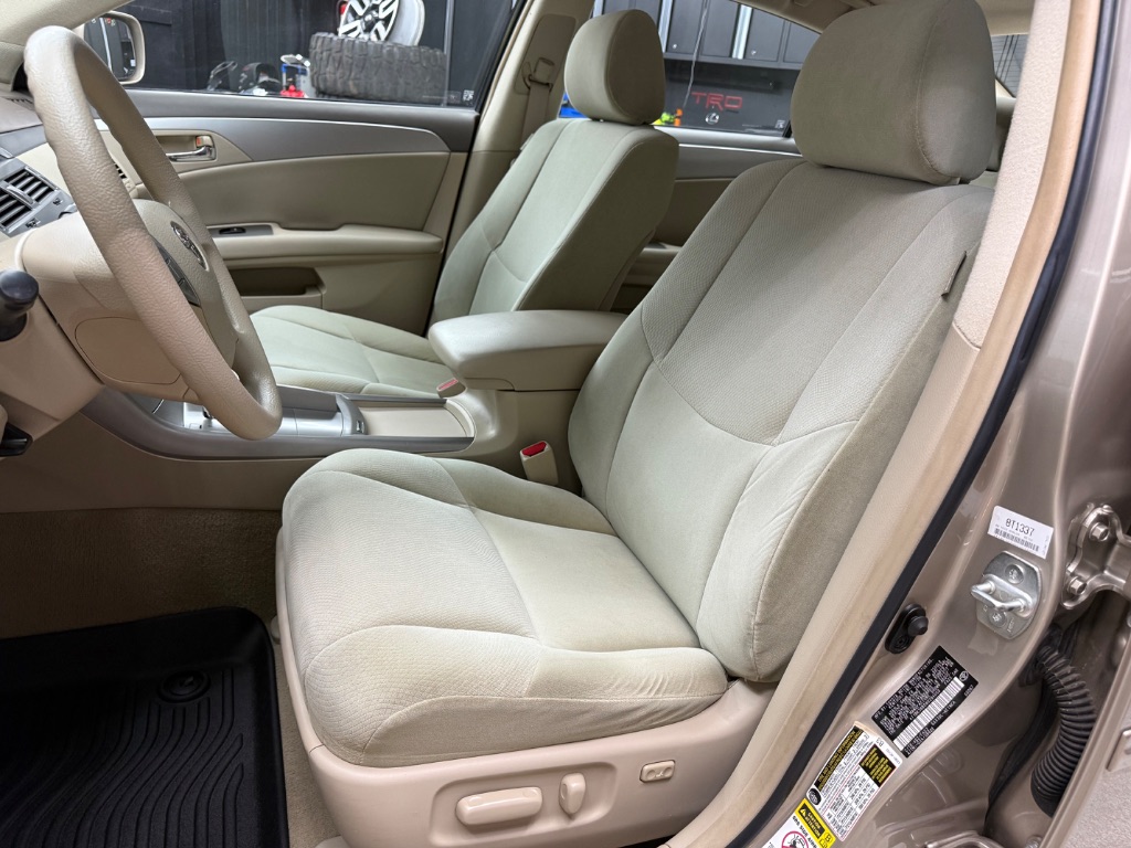 2008 Toyota Avalon - $9,995