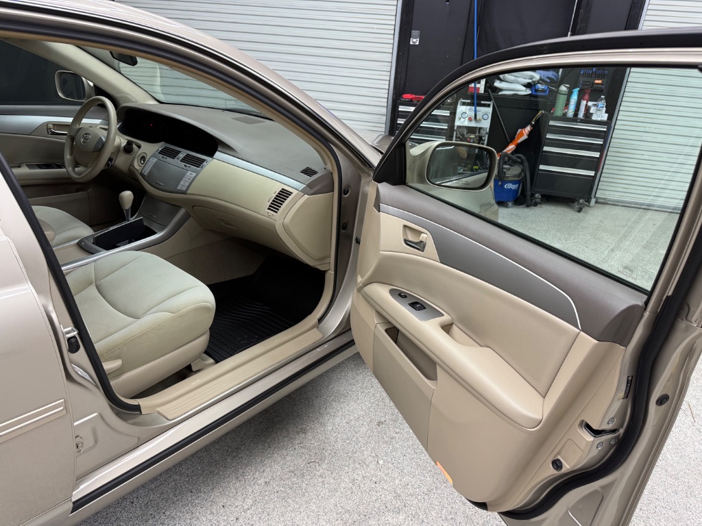 2008 Toyota Avalon - $9,995