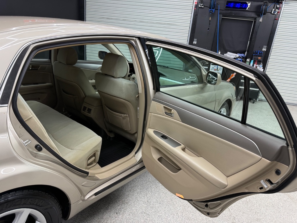 2008 Toyota Avalon - $9,995