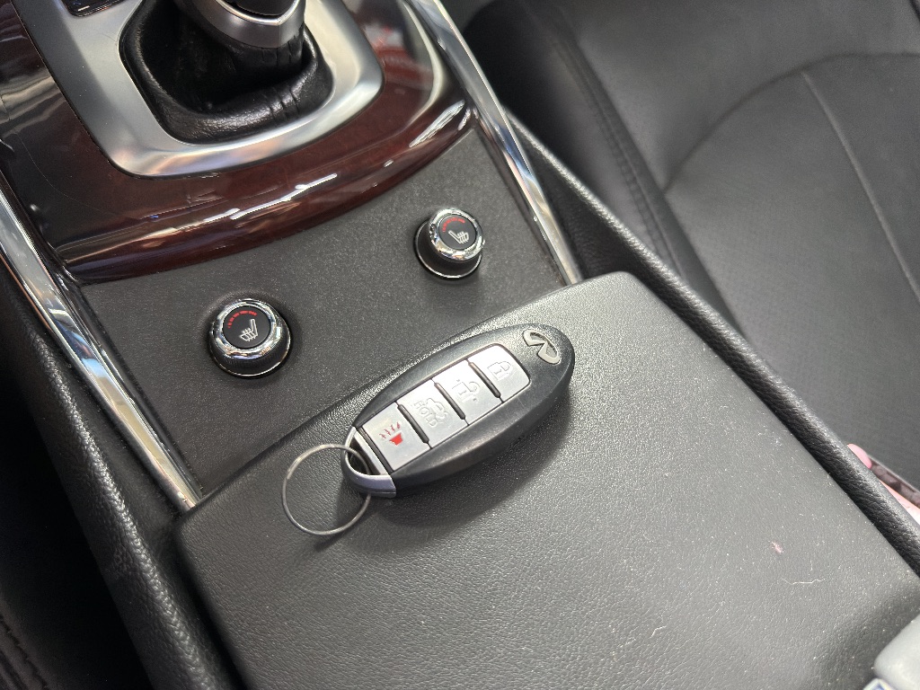 2013 INFINITI G - $12,995