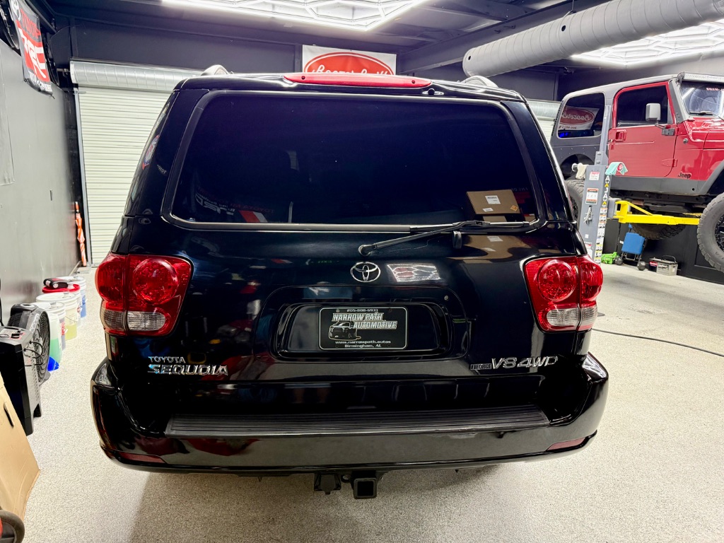 2006 Toyota Sequoia - $9,995