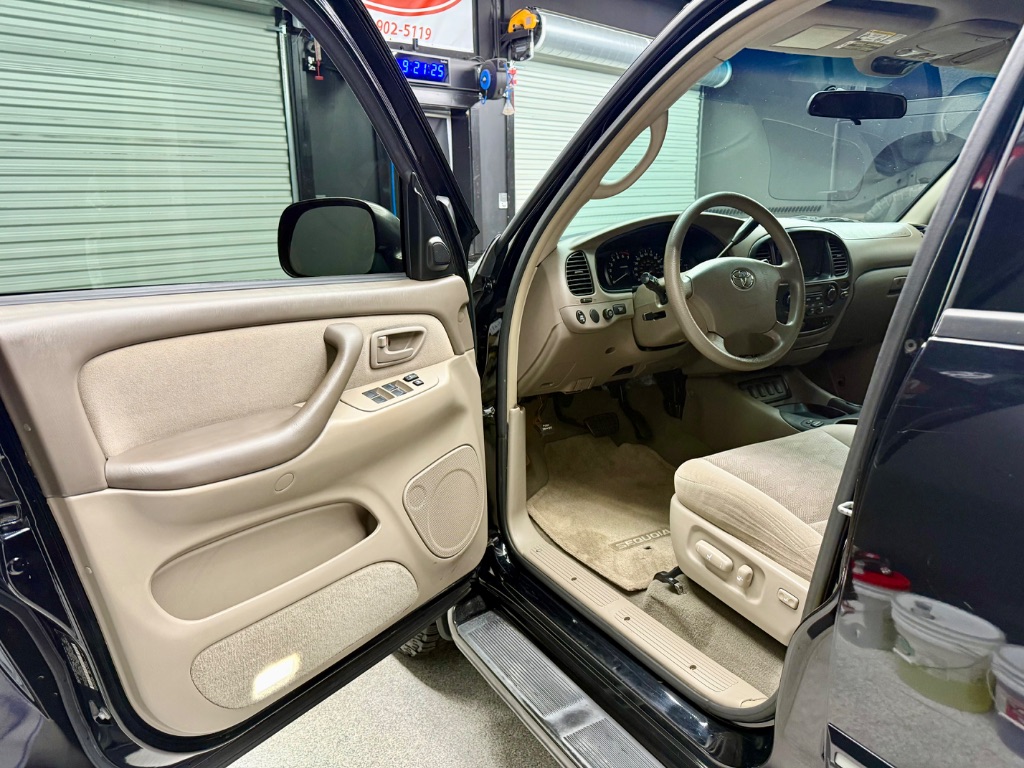 2006 Toyota Sequoia - $9,995