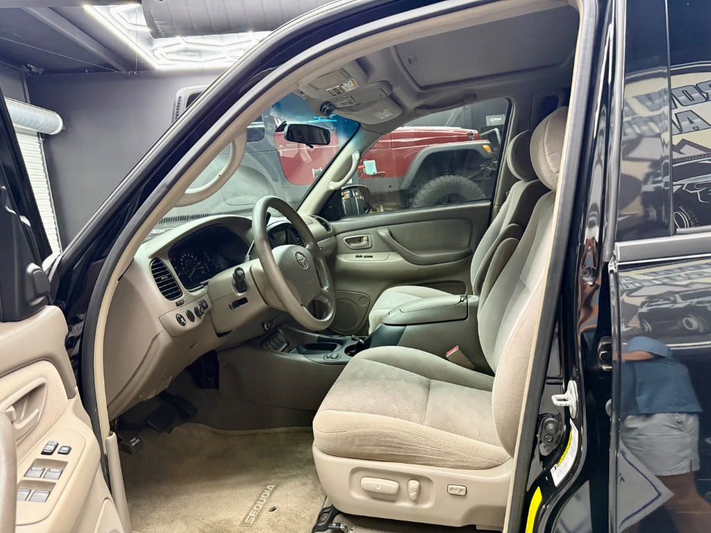 2006 Toyota Sequoia - $9,995