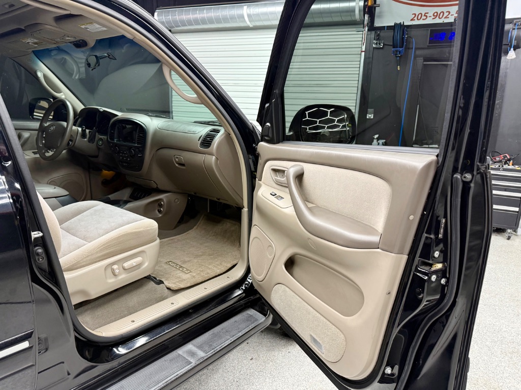2006 Toyota Sequoia - $9,995
