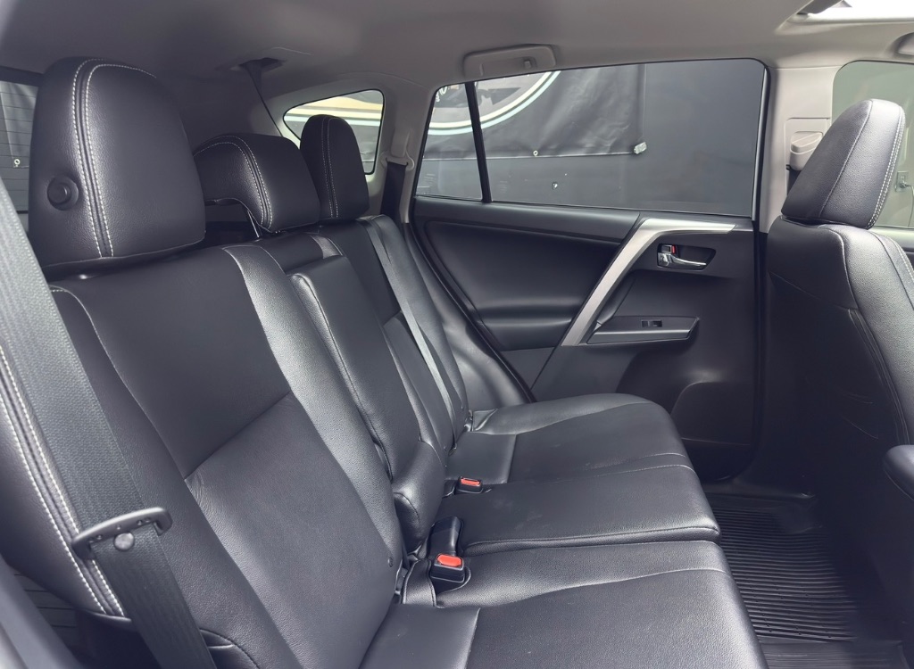 2017 Toyota RAV4 - $11,995
