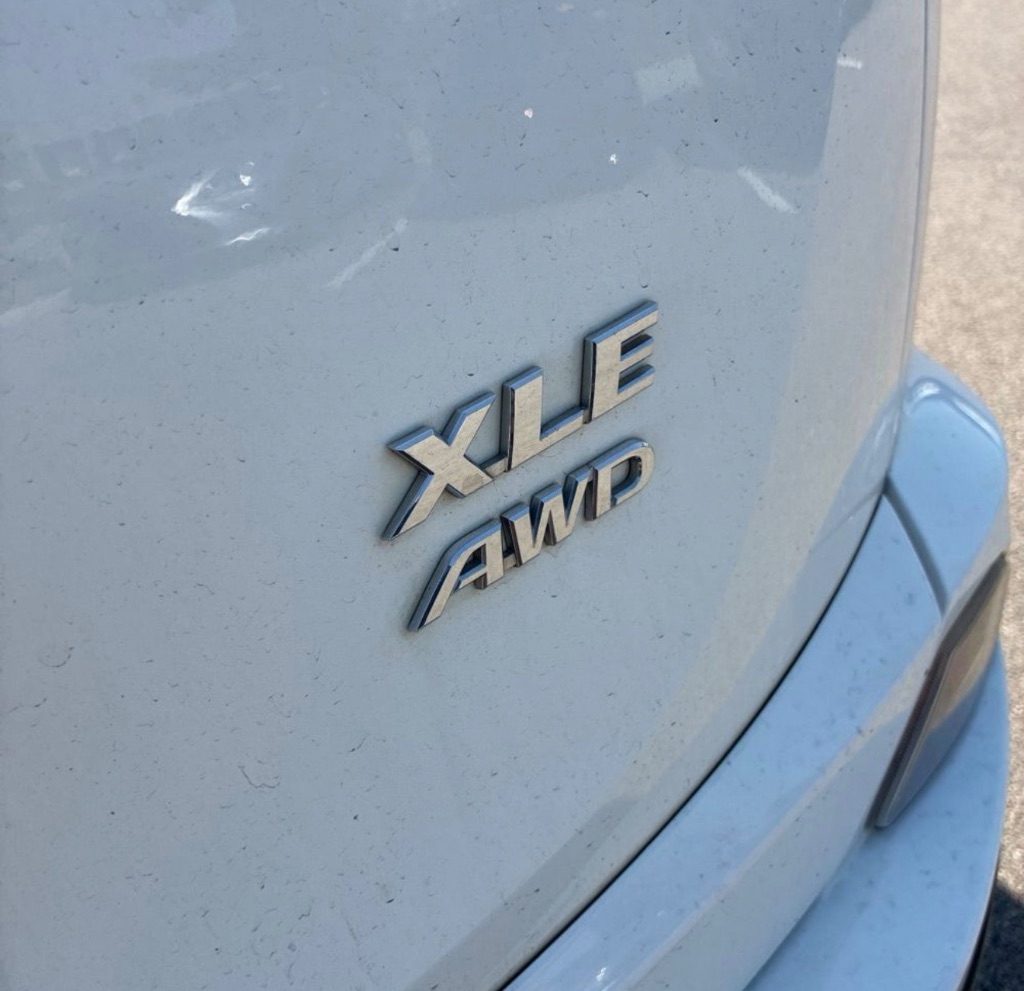 2017 Toyota RAV4 - $13,995