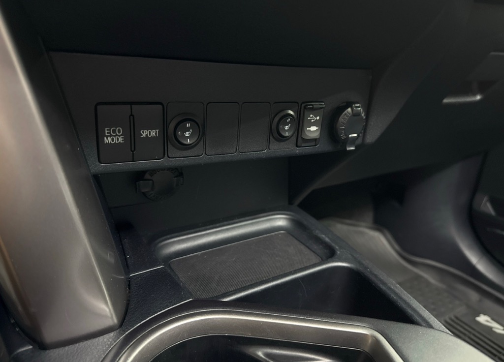 2017 Toyota RAV4 - $11,995