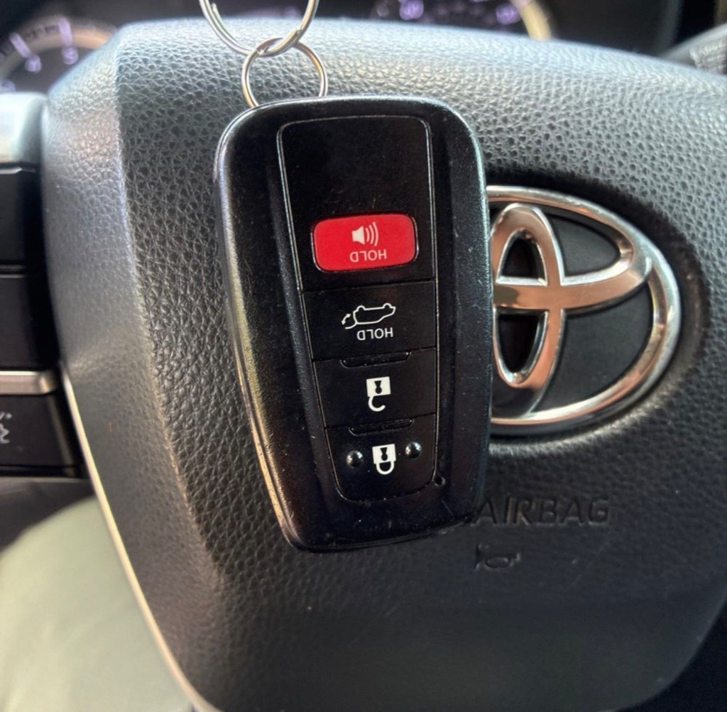 2022 Toyota Highlander - $25,995