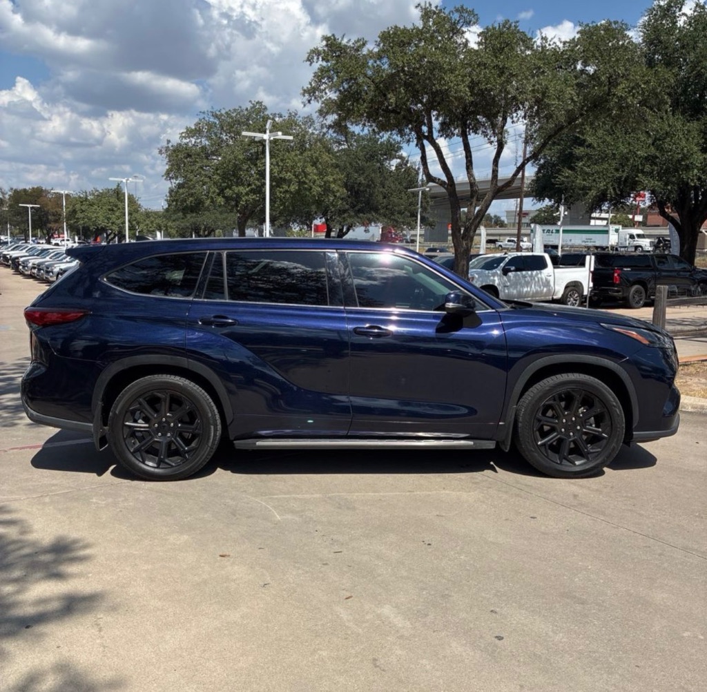 2022 Toyota Highlander - $25,995