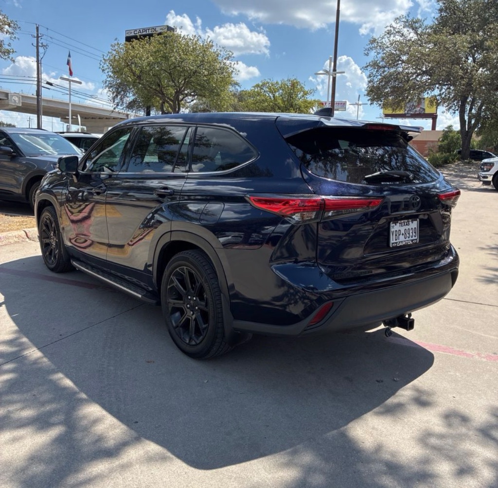 2022 Toyota Highlander - $25,995