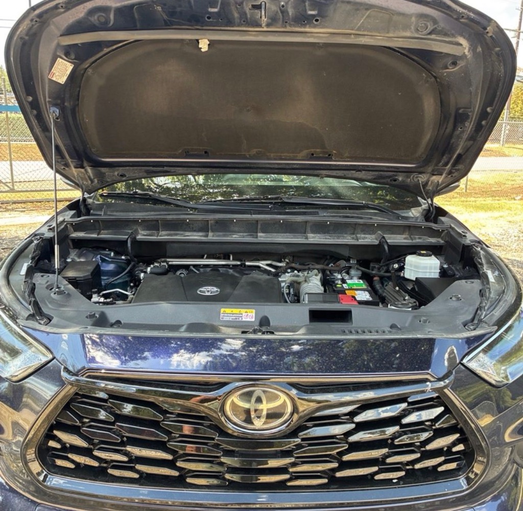 2022 Toyota Highlander - $25,995