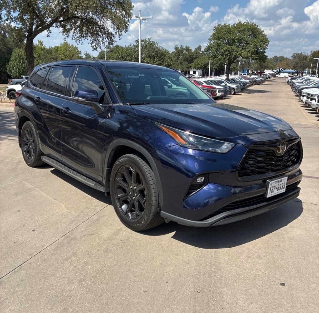 2022 Toyota Highlander - $25,995
