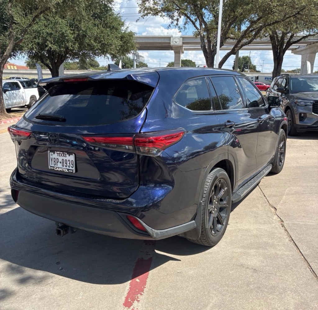 2022 Toyota Highlander - $25,995