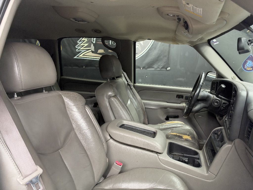 2004 Chevrolet Suburban - $2,995