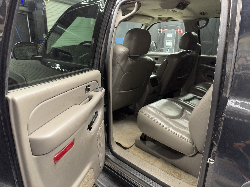 2004 Chevrolet Suburban - $2,995