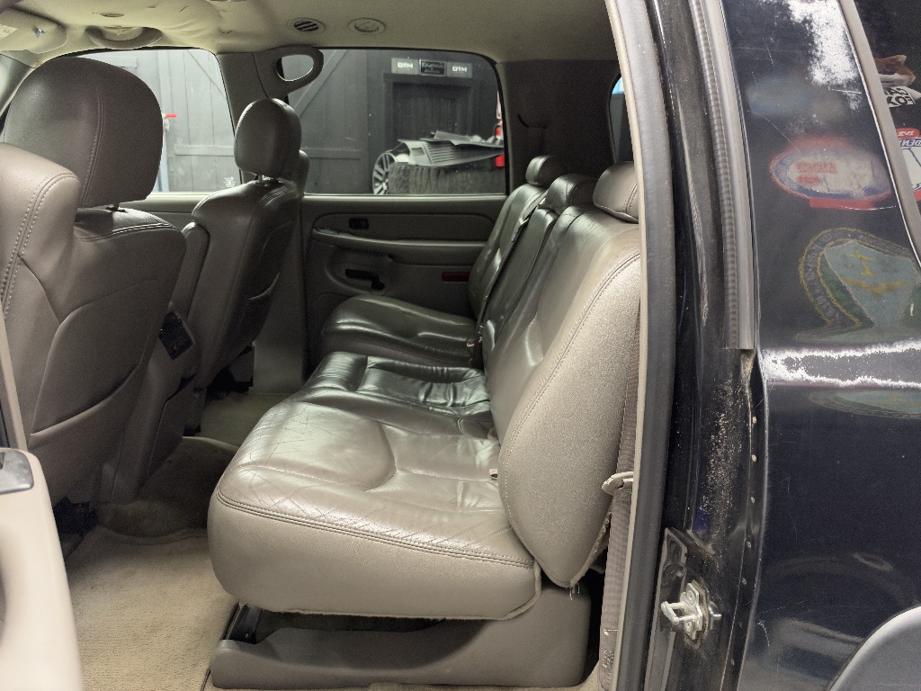 2004 Chevrolet Suburban - $2,995