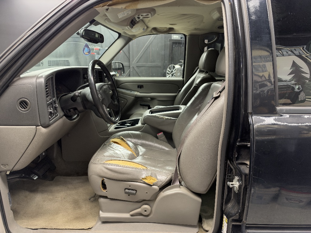 2004 Chevrolet Suburban - $2,995