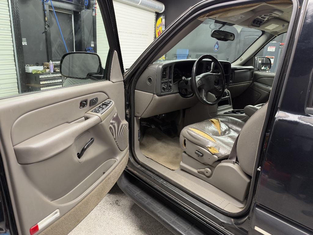 2004 Chevrolet Suburban - $2,995